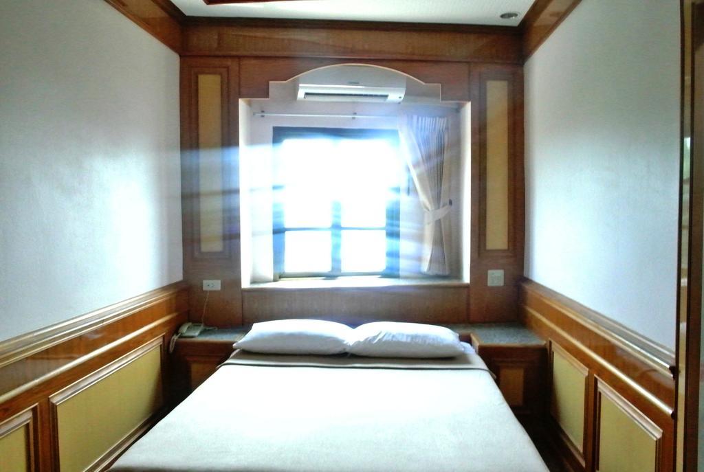 Rose Garden Hotel Phranakhonszi Ajutthaja Szoba fotó