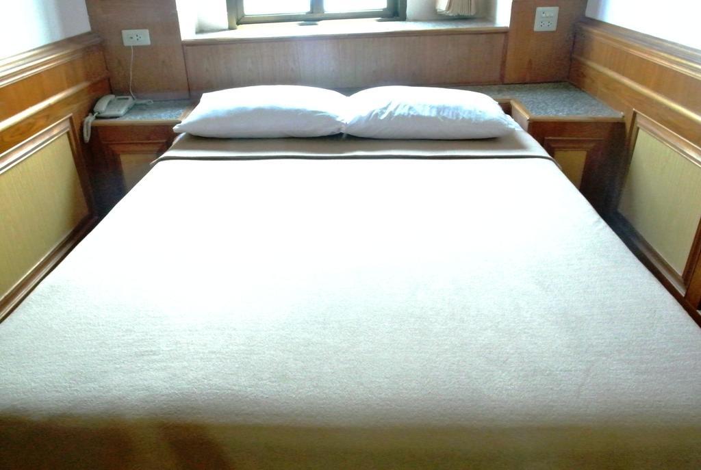 Rose Garden Hotel Phranakhonszi Ajutthaja Szoba fotó